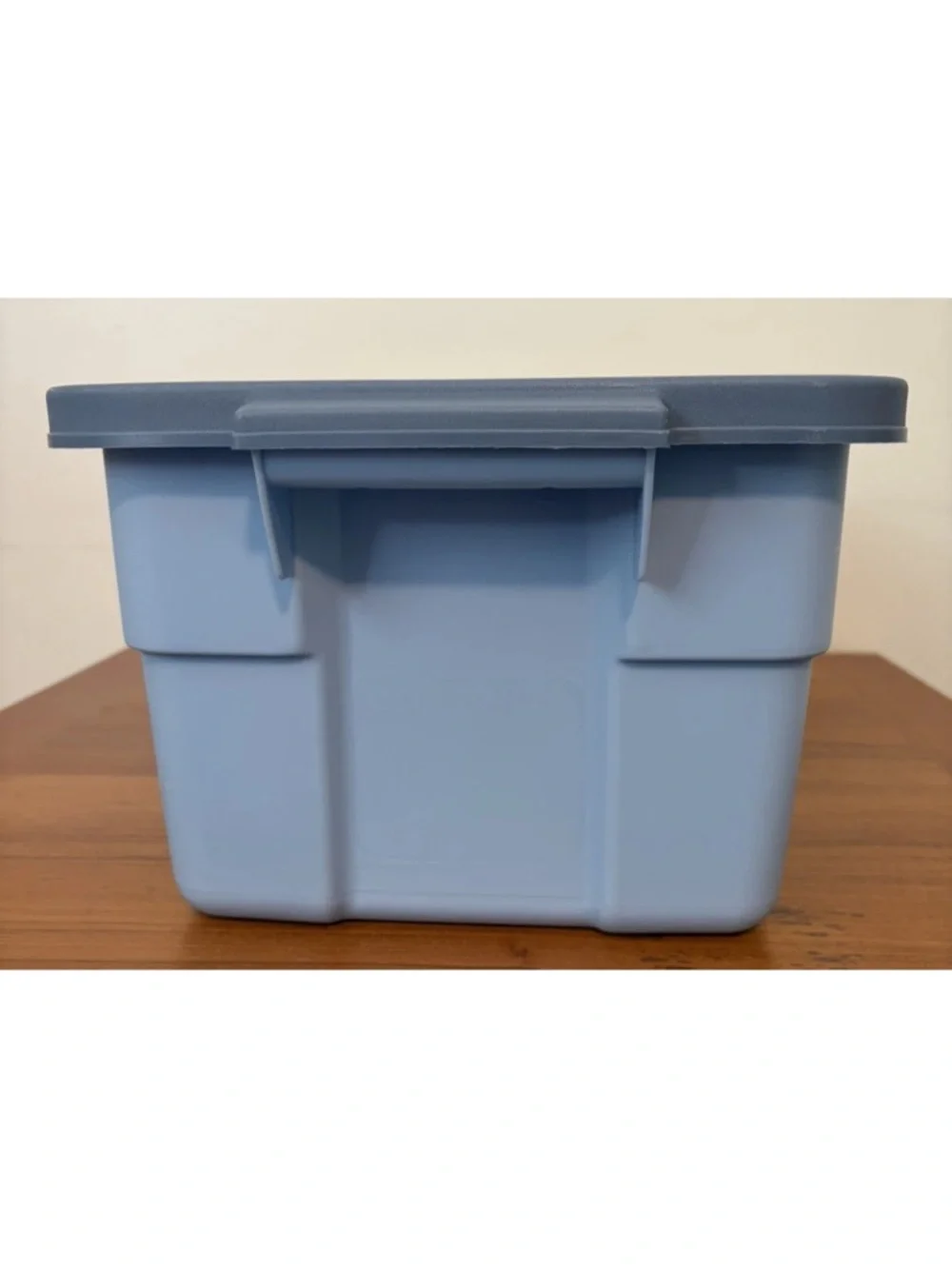 Rubbermaid Keepers Rough Tote Roughneck Storage Bin Box #0439 Tote Blue